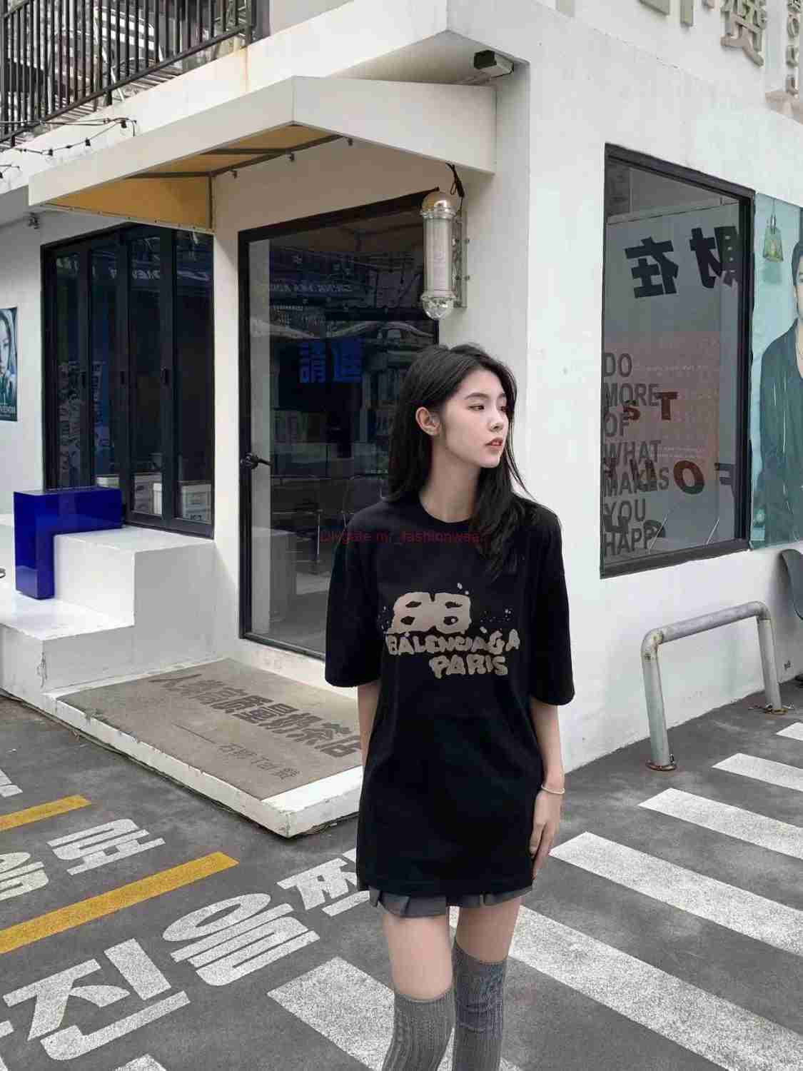 Designer Fashion Clothing French Paris BB Luxury TShirt Tees Springsummer Paris Bb Letter Graffiti Worn Tshirt Printed Short Sleeve Loose Unisex Round Neck Top Fash, White original single high edition
Designer Fashion Clothing French Paris BB Luxury TShirt Tees Springsummer Paris Bb Letter Graffiti Worn Tshirt Printed Short Sleeve Loose Unisex Round Neck Top Fash, White original single high edition