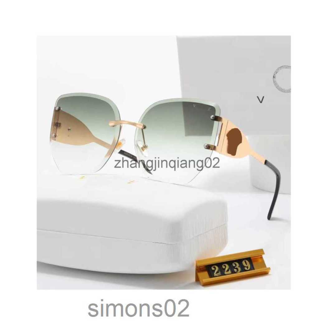 Designer Versage Sunglasses Cycle Luxurious Fashion Sports Polarize Square Sunglass For Mens Womans Vintage Baseball New Driving Beach Green Pink Sun Glasses
Designer Versage Sunglasses Cycle Luxurious Fashion Sports Polarize Square Sunglass For Mens Womans Vintage Baseball New Driving Beach Green Pink Sun Glasses