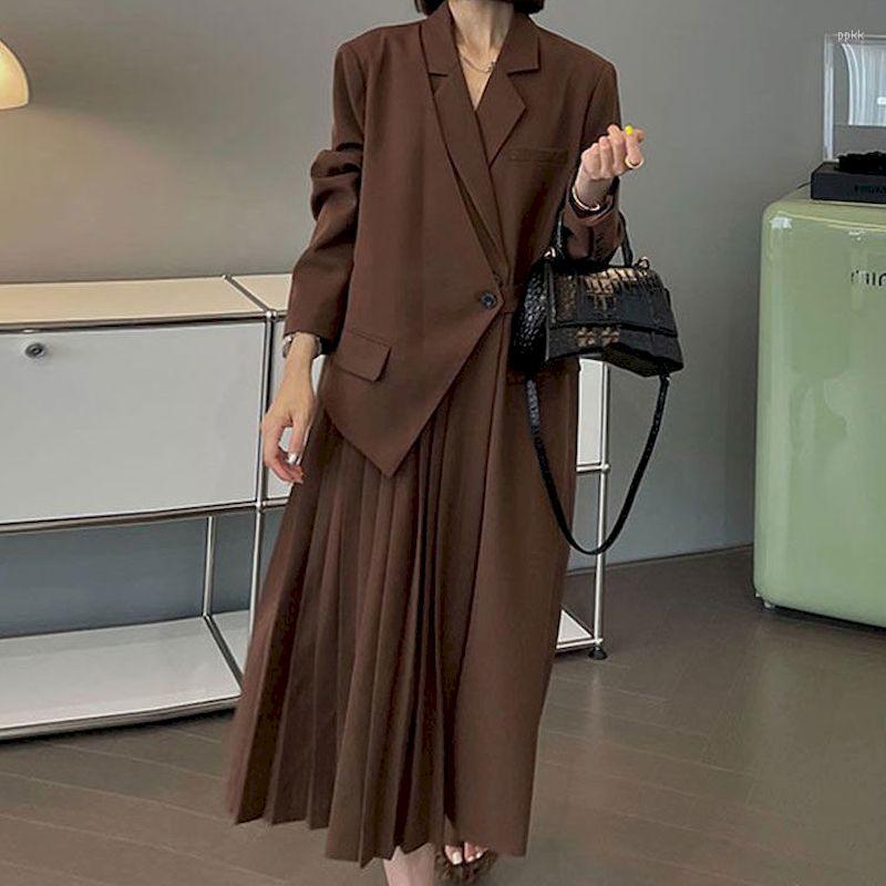 Women's Suits UNXX Women Blazer 2023 Spring Notched Collar Pleated Ladies Temperament Vintage Loose Long Female Blazers All Match, Coffee
Women's Suits UNXX Women Blazer 2023 Spring Notched Collar Pleated Ladies Temperament Vintage Loose Long Female Blazers All Match, Coffee