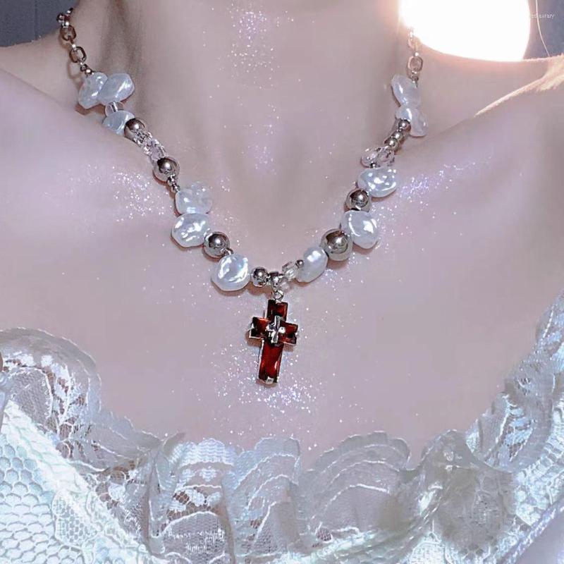 Chains Vintage Fashion Personality Pearl Cross Red Necklace Hip Hop Punk Collar Banquet Jewelry Accessories Gift
Chains Vintage Fashion Personality Pearl Cross Red Necklace Hip Hop Punk Collar Banquet Jewelry Accessories Gift