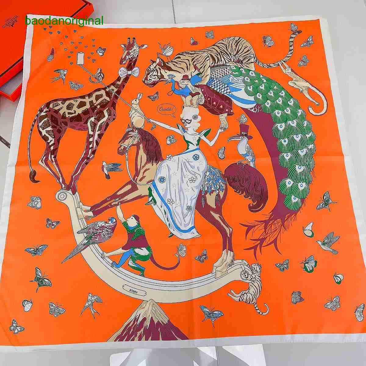 Hemres Designer Scarves Summer New 90 Twill Large Square Animal Simulation Silk Scarf 2023 Versatile Black and White Decorative Headband for Women 3MI1
Hemres Designer Scarves Summer New 90 Twill Large Square Animal Simulation Silk Scarf 2023 Versatile Black and White Decorative Headband for Women 3MI1