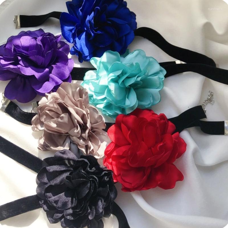 Chains Classic Romantic Flower Necklaces Rose Necklet Satin Delicate Neck Chain Women Trend Jewelry Vintage Charm Necklace 124A
Chains Classic Romantic Flower Necklaces Rose Necklet Satin Delicate Neck Chain Women Trend Jewelry Vintage Charm Necklace 124A
