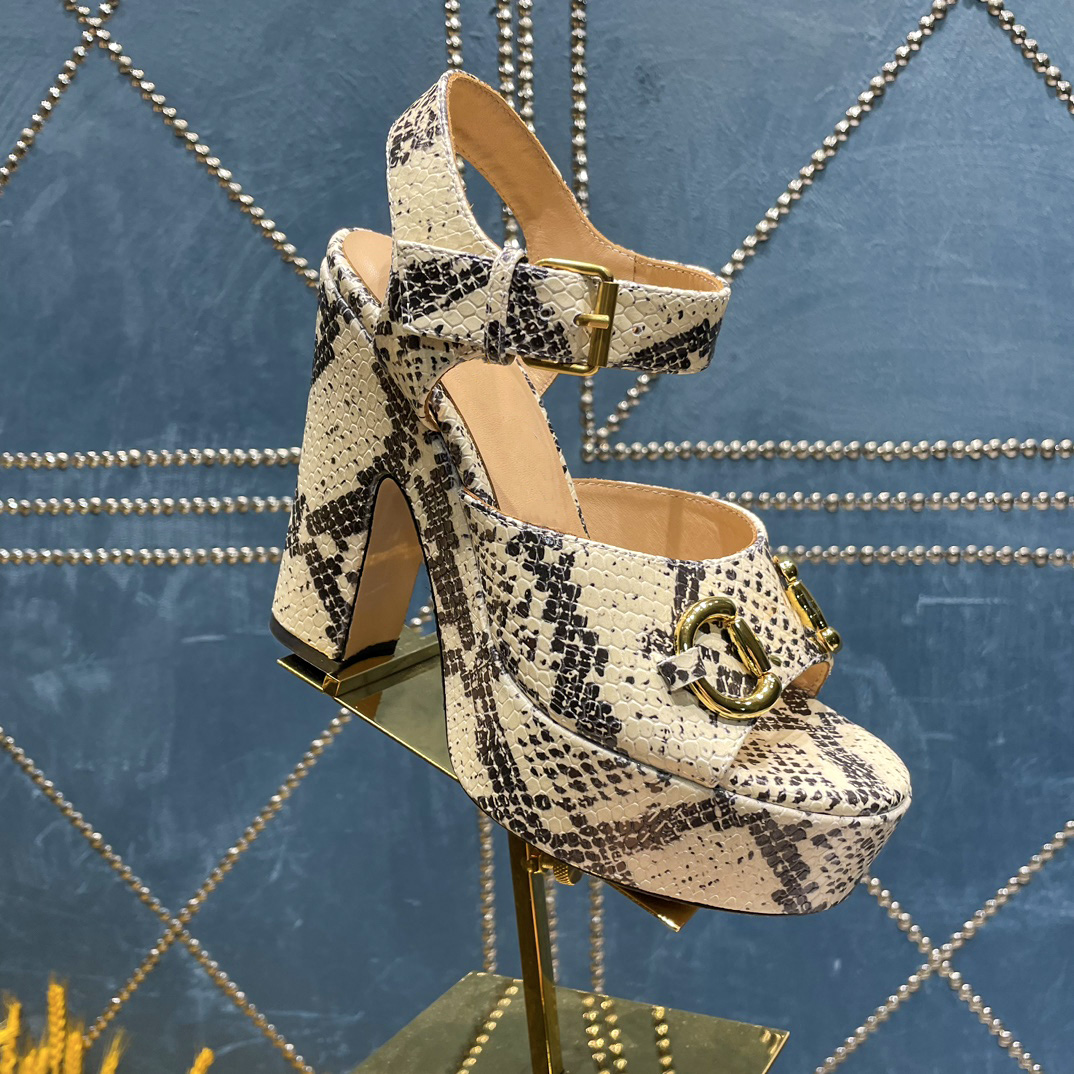 Retro Platform Heel Sandals Shoes Ladies Python Print Leather Maxi Squre Heel Pumps Womens Designer Luxurys Shoes Gold Buckle, Black
Retro Platform Heel Sandals Shoes Ladies Python Print Leather Maxi Squre Heel Pumps Womens Designer Luxurys Shoes Gold Buckle, Black