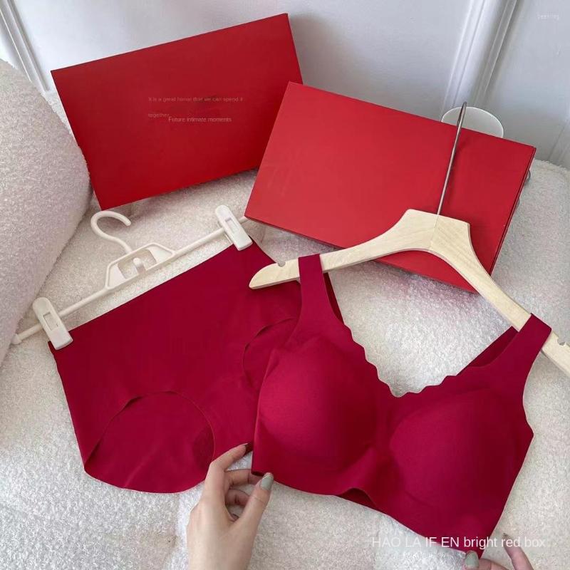 Bras Sets Year Red Suit Non-trace One-piece Without Rims Of Bra Cups Together Vest Vice Female Breasts
Bras Sets Year Red Suit Non-trace One-piece Without Rims Of Bra Cups Together Vest Vice Female Breasts