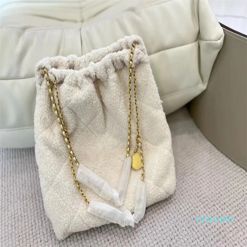2023-Fashion brand Luxury bag Designer handbag Fluffy Tote Bag Single Shoulder bags Winter plush chain purse shopping casual Totes good, Black
2023-Fashion brand Luxury bag Designer handbag Fluffy Tote Bag Single Shoulder bags Winter plush chain purse shopping casual Totes good, Black