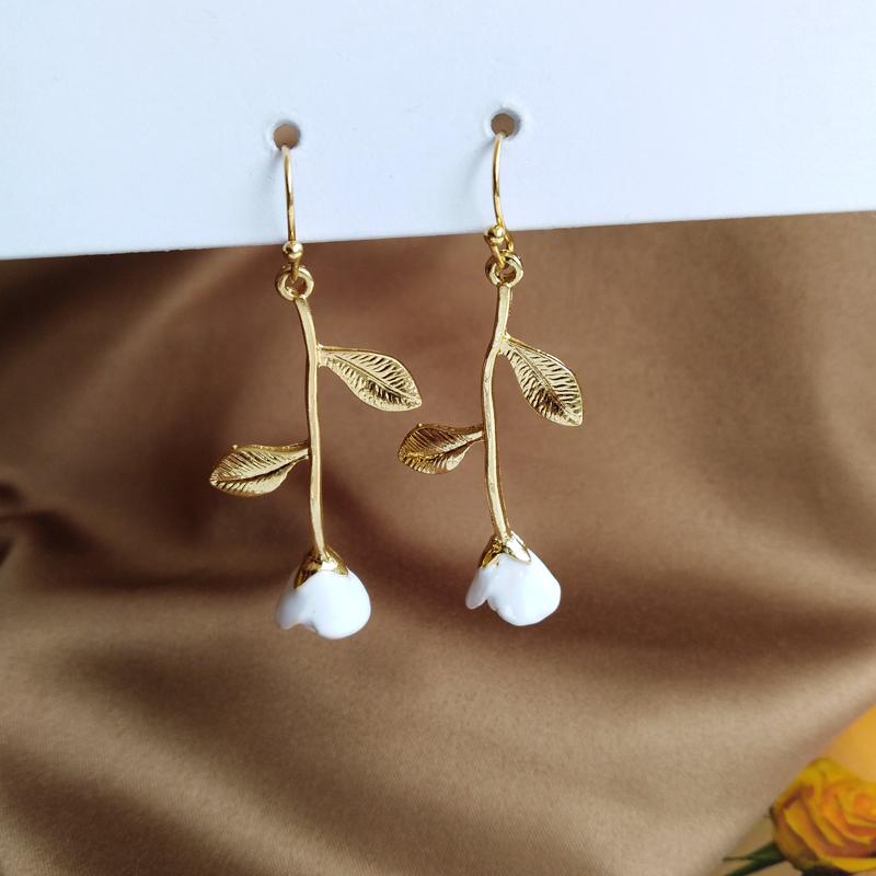 Dangle Earrings & Chandelier For Women Vintage Gold Color Metal Leaves Stereoscopic Flower Drop Fashion Temperament Jewelry Wedding Party
Dangle Earrings & Chandelier For Women Vintage Gold Color Metal Leaves Stereoscopic Flower Drop Fashion Temperament Jewelry Wedding Party
