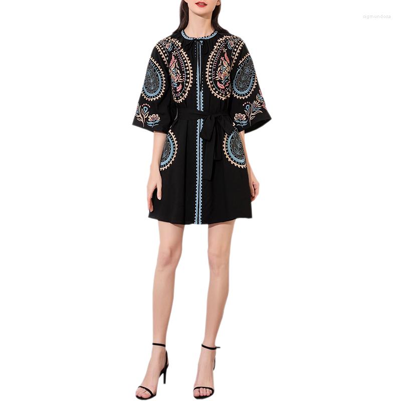 Party Dresses High Quality 2023 Spring Summer Court Style Embroidery Short Vintage Dress Fashion Women Tie Collar Half Sleeve A-line, Black
Party Dresses High Quality 2023 Spring Summer Court Style Embroidery Short Vintage Dress Fashion Women Tie Collar Half Sleeve A-line, Black