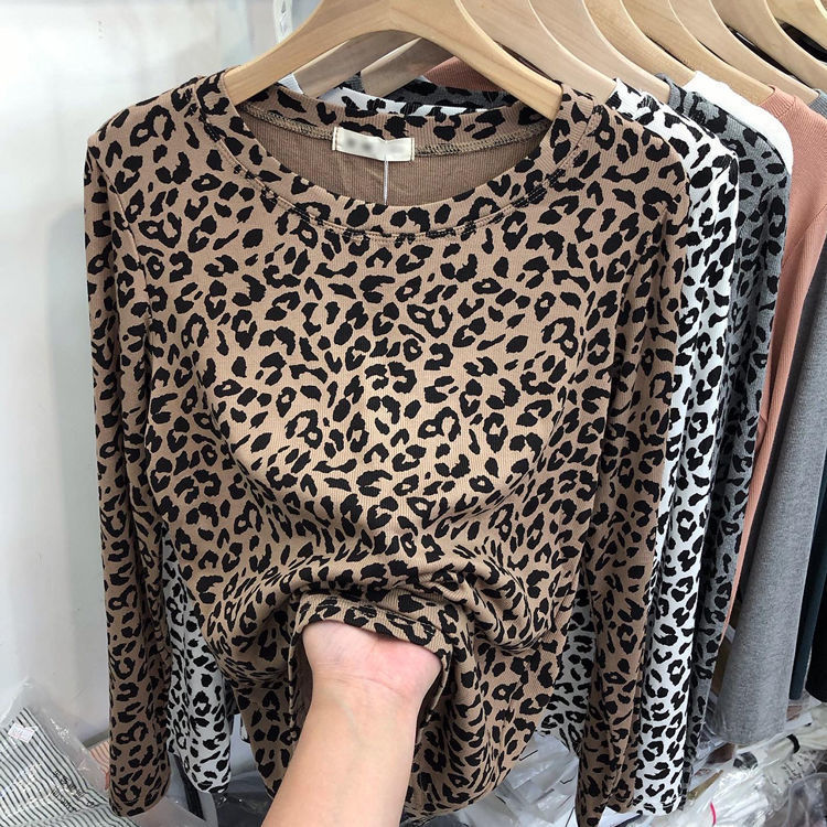 Women's TShirt Longsleeved Tshirt women's fallwinter leopard print slim Korean style Westernstyle blouse Fashion allmatch P6 1009 230512, Beige
Women's TShirt Longsleeved Tshirt women's fallwinter leopard print slim Korean style Westernstyle blouse Fashion allmatch P6 1009 230512, Beige