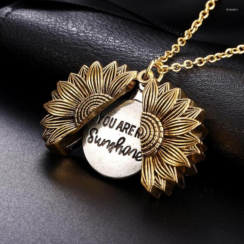 Pendant Necklaces Open Engraved You Are My Sunshine Letter Sunflower Locket Chain Women Party Gift Jewelry Accessories
Pendant Necklaces Open Engraved You Are My Sunshine Letter Sunflower Locket Chain Women Party Gift Jewelry Accessories