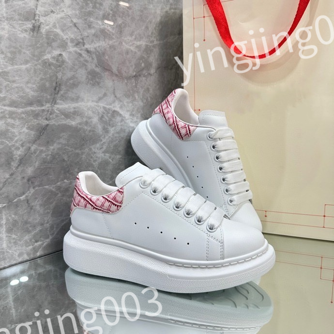 2023 Top Luxurys Classic Men's Ladies Casual Shoes Designer Fashion Leather Flat Street Couple Sneakers Outdoor Running Shoes, 01
2023 Top Luxurys Classic Men's Ladies Casual Shoes Designer Fashion Leather Flat Street Couple Sneakers Outdoor Running Shoes, 01