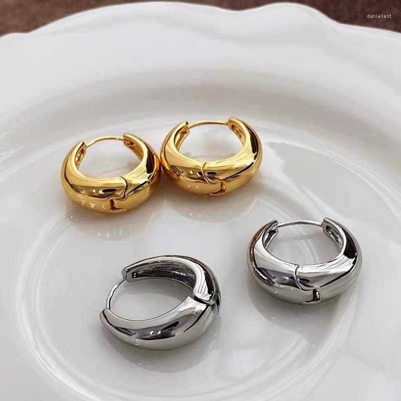 Hoop Earrings Lovelink Classic Metal Style Hollow Out Round Earring For Women Gold Silver Color Girls Party Accessory
Hoop Earrings Lovelink Classic Metal Style Hollow Out Round Earring For Women Gold Silver Color Girls Party Accessory