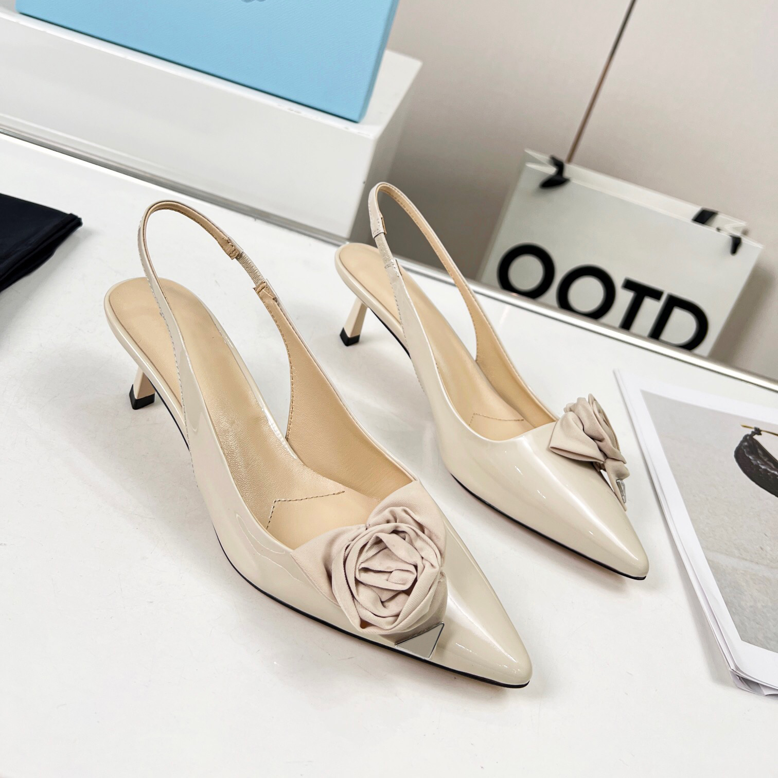 Fashion Designer Women shoes heels Sandals fashion Beach Thick bottom Dress Shoe Alphabet lady Sandal Leather High heel lides By 1978 w287 02, #2
Fashion Designer Women shoes heels Sandals fashion Beach Thick bottom Dress Shoe Alphabet lady Sandal Leather High heel lides By 1978 w287 02, #2