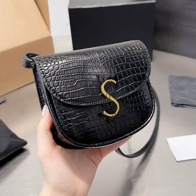 17cm Mini Crocodile Print Women Shoulder Bag Fanny Pack Leather Quilted Outdoor Coin Purse Crossbody Underarm Bag Classic Flap Handbag Birkin Card Holder Clutch, Box
17cm Mini Crocodile Print Women Shoulder Bag Fanny Pack Leather Quilted Outdoor Coin Purse Crossbody Underarm Bag Classic Flap Handbag Birkin Card Holder Clutch, Box