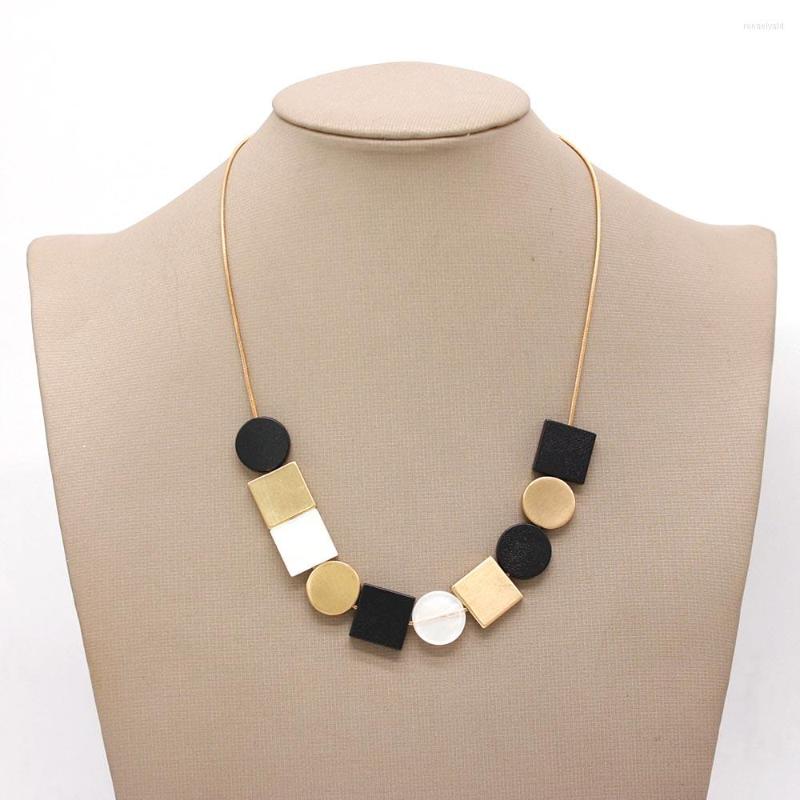 Chains TOTABC Fashion Black Choker Necklace 2023 Design Golden Plating Metal Chain For Women Party Jewelry Gifts
Chains TOTABC Fashion Black Choker Necklace 2023 Design Golden Plating Metal Chain For Women Party Jewelry Gifts