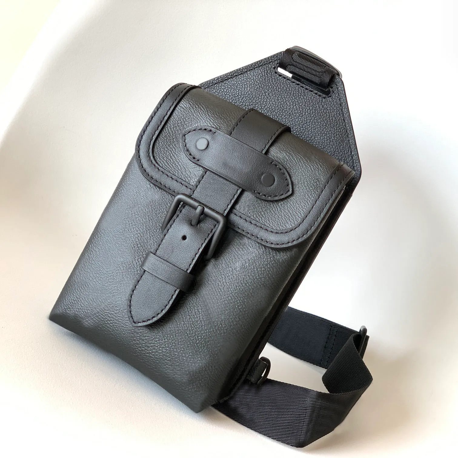 Mens Shoulder Bag SAUMUR Male Backpack Messenger Purse Canvas Leather Cross Body Black Men Luxurys Designers Flip Bags Sling Handbag
Mens Shoulder Bag SAUMUR Male Backpack Messenger Purse Canvas Leather Cross Body Black Men Luxurys Designers Flip Bags Sling Handbag