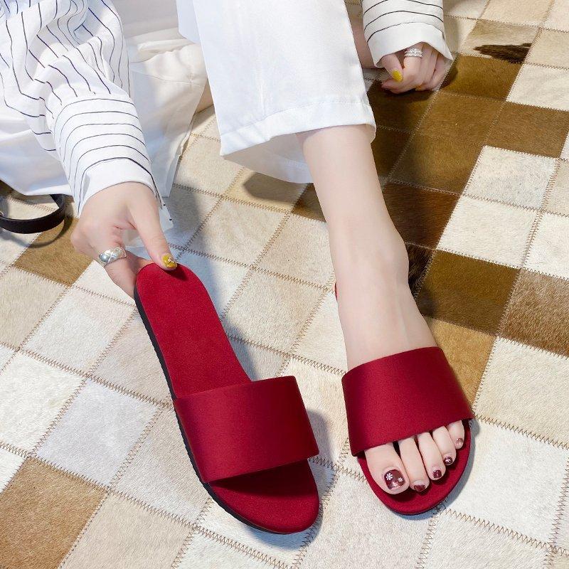 Slippers Red Woman 2023 Summer Retro Satin Flat Women Large Size One-word Sandals Fashion Shoes, Beige
Slippers Red Woman 2023 Summer Retro Satin Flat Women Large Size One-word Sandals Fashion Shoes, Beige