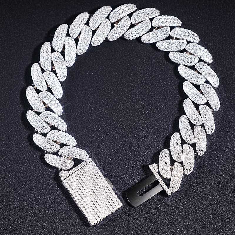 Sicgem Top Selling 15 Mm Hip Hop 925 Sterling Silver Iced Out Vvs Moissanite Cuban Bracelet
Sicgem Top Selling 15 Mm Hip Hop 925 Sterling Silver Iced Out Vvs Moissanite Cuban Bracelet