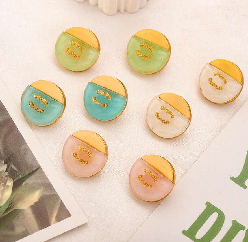 Wholesale 18K Gold Plating Stainless Steel Stud Earrings Famous Designer Brand C Letter Charm Earring Geometric Round Candy Color Ear Loop Jewelry Accessories
Wholesale 18K Gold Plating Stainless Steel Stud Earrings Famous Designer Brand C Letter Charm Earring Geometric Round Candy Color Ear Loop Jewelry Accessories