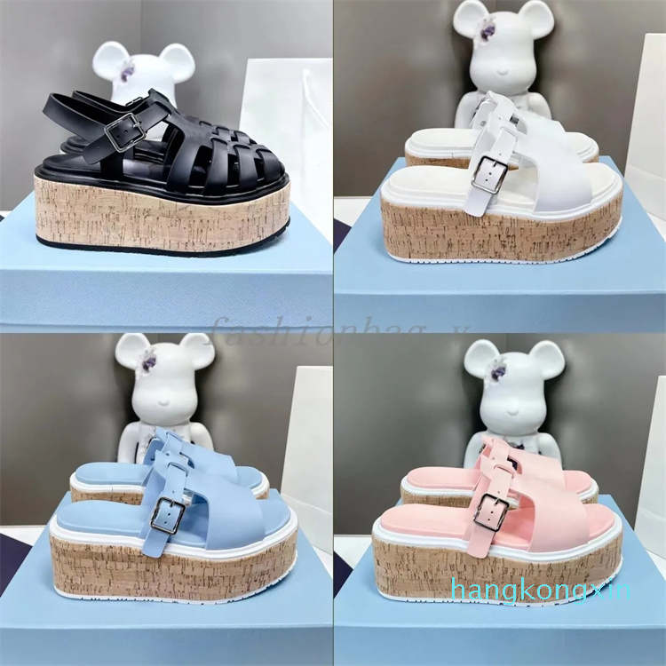 Designer Slippers Rubber Wedge Heel Thick Sole Sandals Women Shoes Waterproof Platform Elevated Sandal Metal Buckle Slipper
Designer Slippers Rubber Wedge Heel Thick Sole Sandals Women Shoes Waterproof Platform Elevated Sandal Metal Buckle Slipper