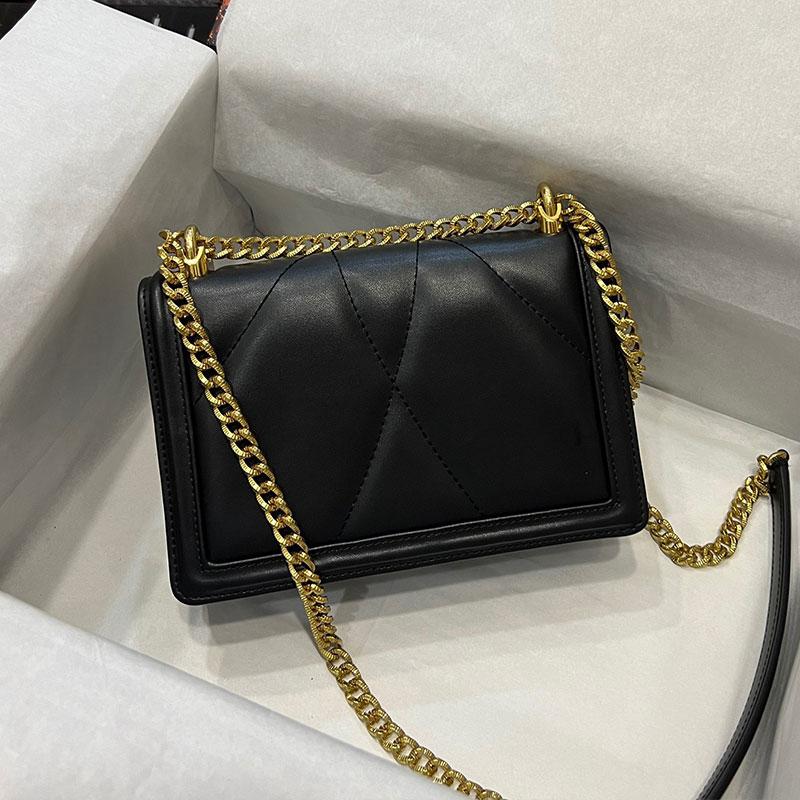Evening Bags Big-name Quilted Love Heart Sheet Metal Leather One Shoulder Bag 2023 Inner With Code Socialite Dinner Purse Clutch
Evening Bags Big-name Quilted Love Heart Sheet Metal Leather One Shoulder Bag 2023 Inner With Code Socialite Dinner Purse Clutch