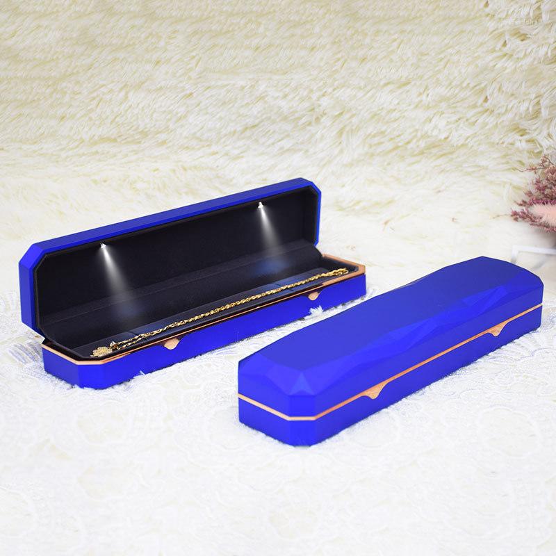 Jewelry Pouches Luxury LED Wedding Ring Box Valentine Jewellery Gift Plastic Display Storage Organizer 1pcs
Jewelry Pouches Luxury LED Wedding Ring Box Valentine Jewellery Gift Plastic Display Storage Organizer 1pcs
