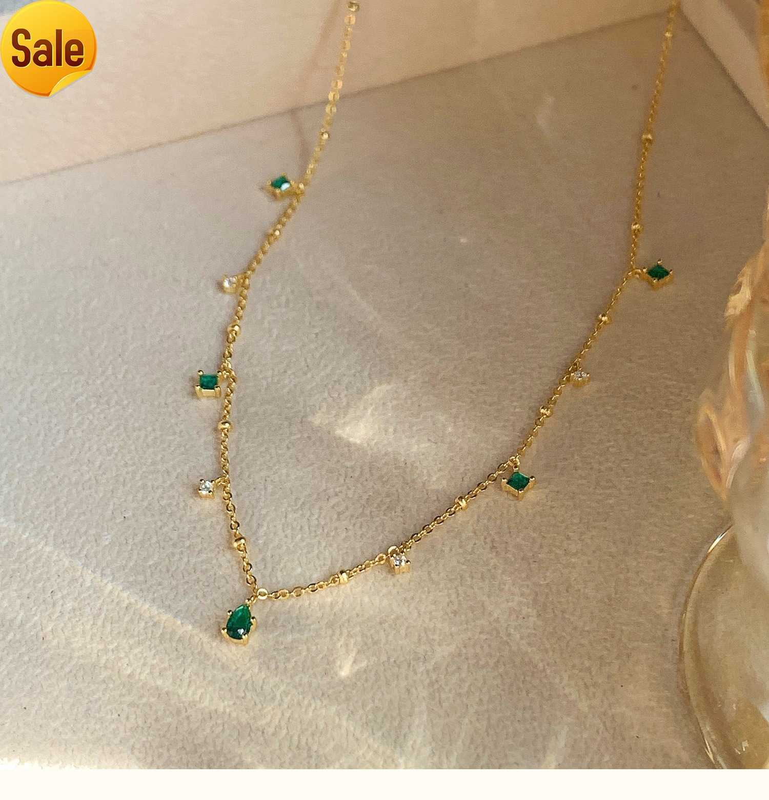 Wholesale Fashion Fine Jewelry Emerald Waterdrop Pendant 18k Gold Plated Cubic Zirconia Necklace For Women
Wholesale Fashion Fine Jewelry Emerald Waterdrop Pendant 18k Gold Plated Cubic Zirconia Necklace For Women