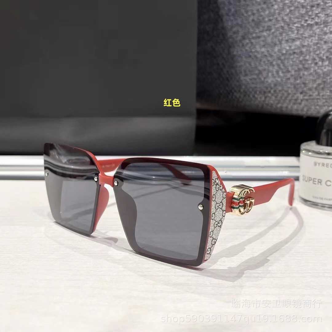 G Family Polarized 2632 Large Frame Women's Round Face Driving Sunglasses Anti Tie Outer Wire TR90 Ultra Light
G Family Polarized 2632 Large Frame Women's Round Face Driving Sunglasses Anti Tie Outer Wire TR90 Ultra Light