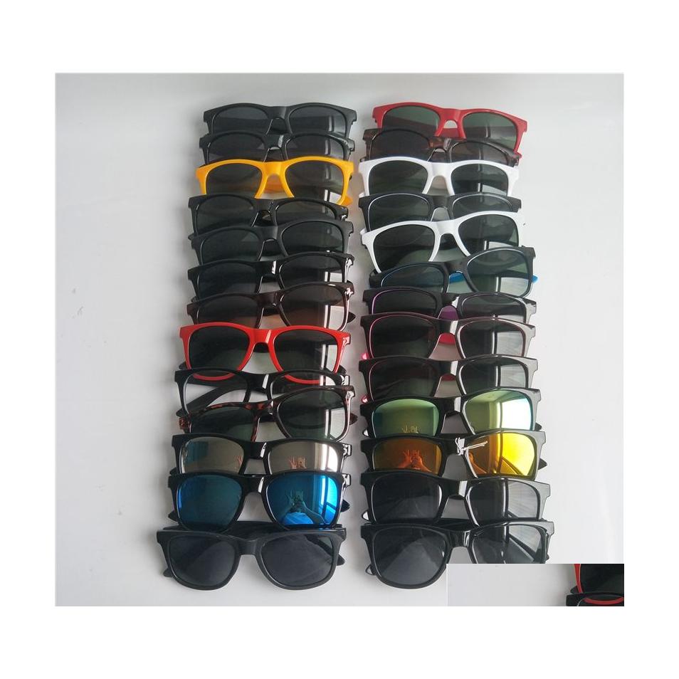 Sunglasses Esigner For Men Woman Fashion Square Sun Glasses Reflective Coating Eyewear 26 Color Drop Delivery Accessories Dhu5H
Sunglasses Esigner For Men Woman Fashion Square Sun Glasses Reflective Coating Eyewear 26 Color Drop Delivery Accessories Dhu5H