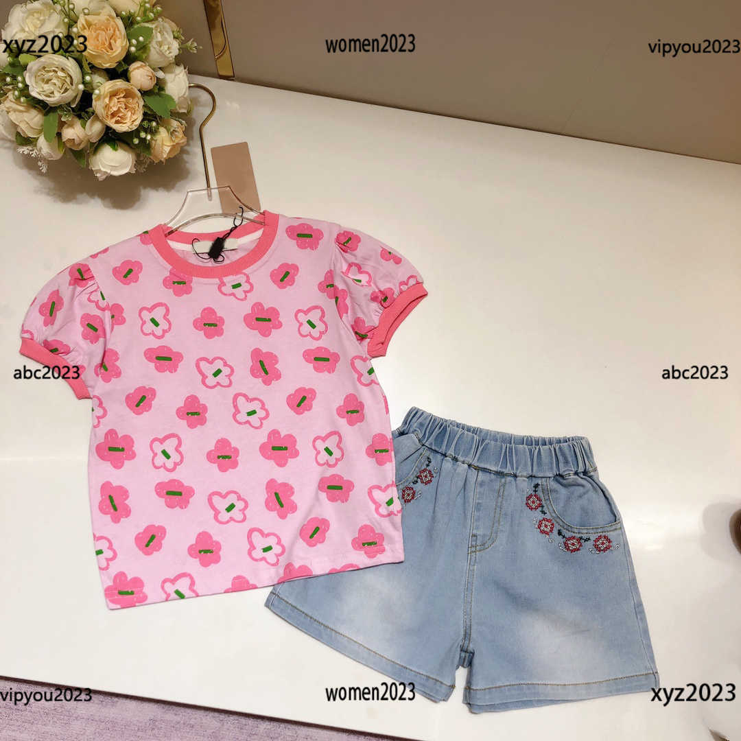 Summer Tracksuits kids designer clothes Shorts set Size 90-130 CM 2pcs Flower printed T-shirt and embroidered denim shorts May10, #1
Summer Tracksuits kids designer clothes Shorts set Size 90-130 CM 2pcs Flower printed T-shirt and embroidered denim shorts May10, #1