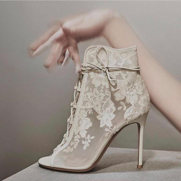 Boots Selling Black White Flower Lace Sock Ankle Peep Toe Lace-up High Heels Women Short Shoes Runway Booties, Picture shown
Boots Selling Black White Flower Lace Sock Ankle Peep Toe Lace-up High Heels Women Short Shoes Runway Booties, Picture shown