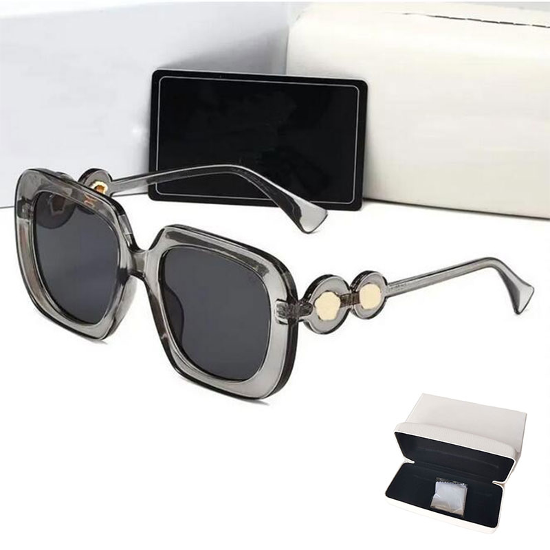High Quality beach Womans Sunglasses Clear lenses Mens Sun glasses net red same glasses Brand men Designer eyeglass Gradient women spectacles 4434 Sun glasses
High Quality beach Womans Sunglasses Clear lenses Mens Sun glasses net red same glasses Brand men Designer eyeglass Gradient women spectacles 4434 Sun glasses