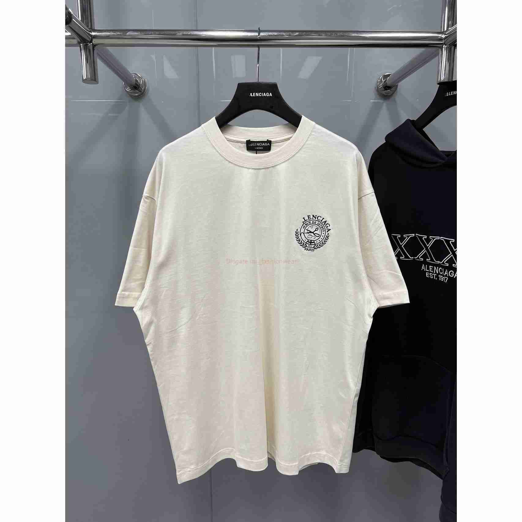 Designer Fashion Clothing French Paris BB Luxury TShirt Tees b Family High Version Paris Embroidery Art Painting Shortsleeved Beige Loose Shortsleeved Tshirt mens, Beige gray
Designer Fashion Clothing French Paris BB Luxury TShirt Tees b Family High Version Paris Embroidery Art Painting Shortsleeved Beige Loose Shortsleeved Tshirt mens, Beige gray