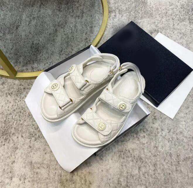 Designer Women Sandals High Quality Womens Slides Crystal Calf leather Casual shoes quilted Platform Summer Beach Slipper 35-42
Designer Women Sandals High Quality Womens Slides Crystal Calf leather Casual shoes quilted Platform Summer Beach Slipper 35-42
