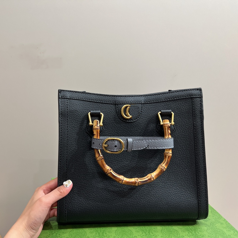 Designer Fashion Handbags Luxury Shoulder Bags Crossbody Bag Purse Women Leather Hobo Handbag Wallet Set With 2 Portable Strap Crossbody Bag
Designer Fashion Handbags Luxury Shoulder Bags Crossbody Bag Purse Women Leather Hobo Handbag Wallet Set With 2 Portable Strap Crossbody Bag