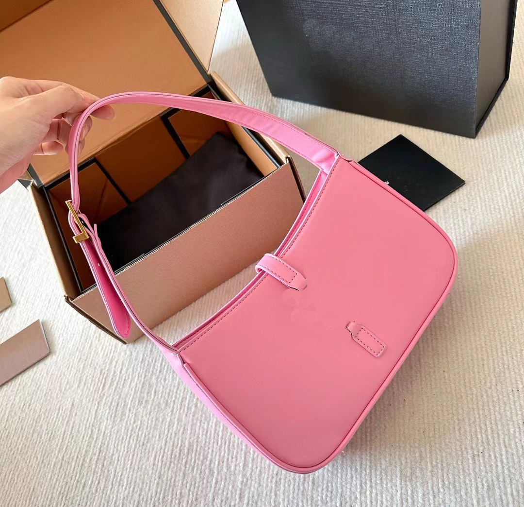 New hobo underarm bag shoulder bags flap handbags high quality crossbody bag Heart shaped decoration tarpaulin genuine leather bags Satchel wholesale ysle LE5A7, 10
New hobo underarm bag shoulder bags flap handbags high quality crossbody bag Heart shaped decoration tarpaulin genuine leather bags Satchel wholesale ysle LE5A7, 10