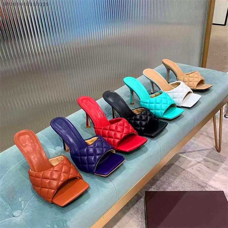 Designers Women Sandals Lambskin Padded Grid Square Open Toe High Heels Flat Solid Multicolor Slippers All-match Stylist Shoes Heel 9cm
Designers Women Sandals Lambskin Padded Grid Square Open Toe High Heels Flat Solid Multicolor Slippers All-match Stylist Shoes Heel 9cm