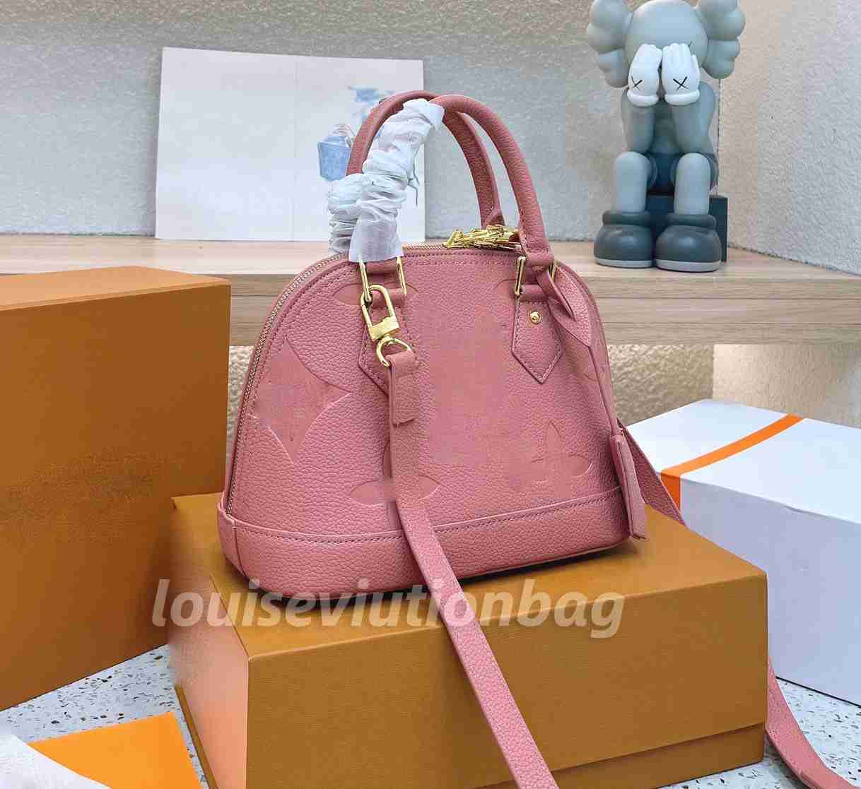 Shoulder Bags Top Quality Alma Bb Fashion Women Shoulder Bags Chain Messenger Bag Leather Handbags Shell Wallet Purse Ladies Cosmetic Crossbody Bags Tote 103785
Shoulder Bags Top Quality Alma Bb Fashion Women Shoulder Bags Chain Messenger Bag Leather Handbags Shell Wallet Purse Ladies Cosmetic Crossbody Bags Tote 103785