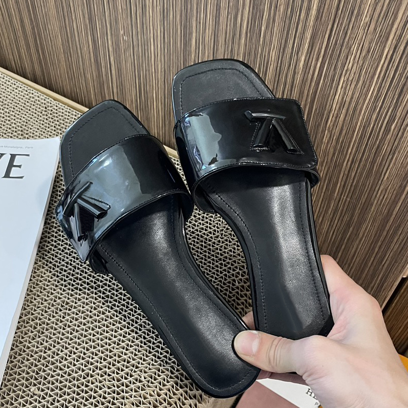 Womens Slippers Designer Winter Wool Slides Fur Fluffy Furry Warm letters Sandals Comfortable Flip Flop Slipper, #4
Womens Slippers Designer Winter Wool Slides Fur Fluffy Furry Warm letters Sandals Comfortable Flip Flop Slipper, #4