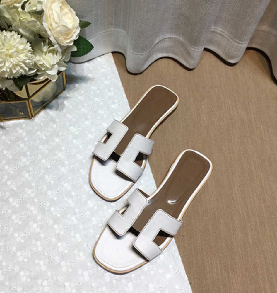 Slippers Slippers Designer Slippers Sandals Shoes Ladies Slipper Flip Flops Summer Brand Classic Leather Fashion Beach Flat Heel With Dustbag Size, #12
Slippers Slippers Designer Slippers Sandals Shoes Ladies Slipper Flip Flops Summer Brand Classic Leather Fashion Beach Flat Heel With Dustbag Size, #12