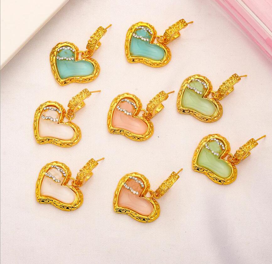 Never Fade Brand Design Brand C Letter Stud Earrings Luxury Women 18K Gold Plated Stainless Steel Charm Earring Geometric Heart Wedding Fashion Jewelry Accessories
Never Fade Brand Design Brand C Letter Stud Earrings Luxury Women 18K Gold Plated Stainless Steel Charm Earring Geometric Heart Wedding Fashion Jewelry Accessories