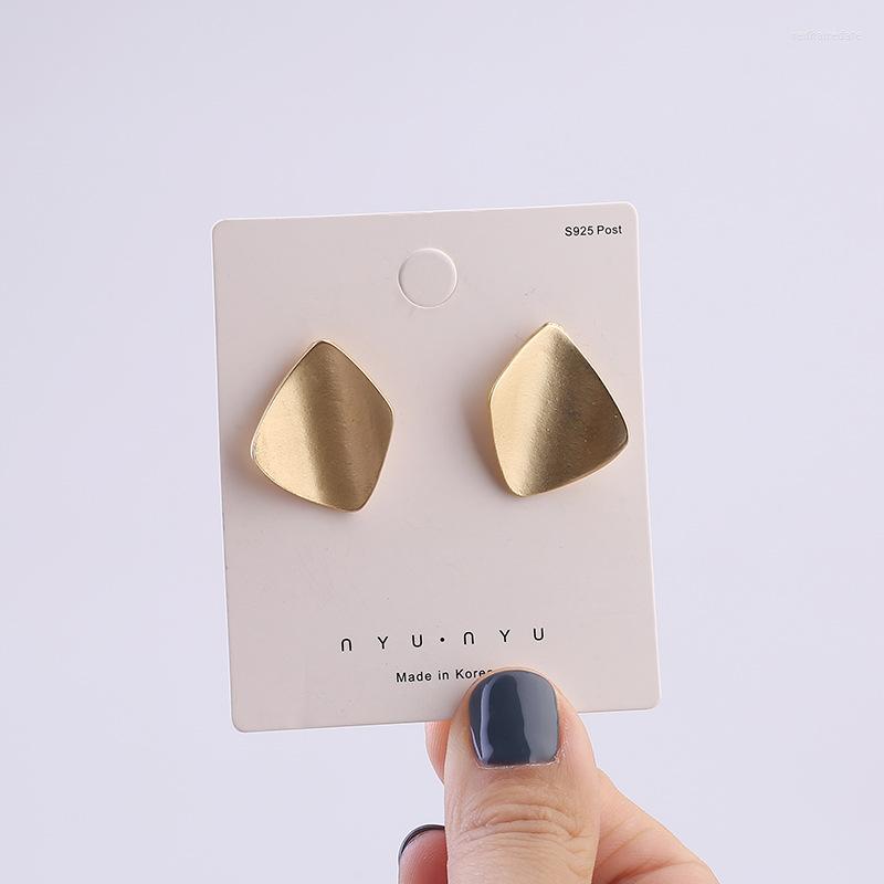 Backs Earrings Korean Retro Irregular Sqaure Ear Clips Temperament Matte Gold Color Gometric Clip No Piercing Female Jewelry
Backs Earrings Korean Retro Irregular Sqaure Ear Clips Temperament Matte Gold Color Gometric Clip No Piercing Female Jewelry
