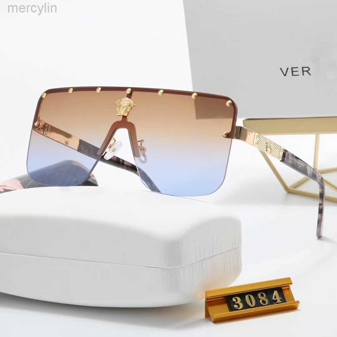 Luxury Designer Versage Sunglasses Men's Women's Vercace Sunglasses Fashionable Outing Sunglasses Driving Holiday Glasses Large Frame Anti-uv Tea 3084
Luxury Designer Versage Sunglasses Men's Women's Vercace Sunglasses Fashionable Outing Sunglasses Driving Holiday Glasses Large Frame Anti-uv Tea 3084