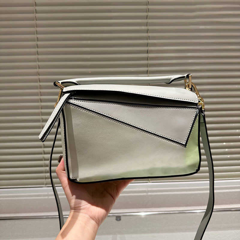 crossbody bags for women designer shoulder bag Geometry Handbag Classic Color Matching mini fashion bags cute tote handbags 230513, Black 20cm
crossbody bags for women designer shoulder bag Geometry Handbag Classic Color Matching mini fashion bags cute tote handbags 230513, Black 20cm
