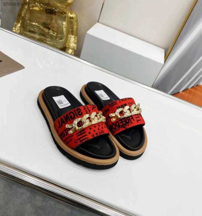 Designers Sandals Waterfront Mules Slippers Horsehair Chain Sandals Serrated Outsole Red Gold Silver Multicolor Outdoor Beach Party, Color 3
Designers Sandals Waterfront Mules Slippers Horsehair Chain Sandals Serrated Outsole Red Gold Silver Multicolor Outdoor Beach Party, Color 3