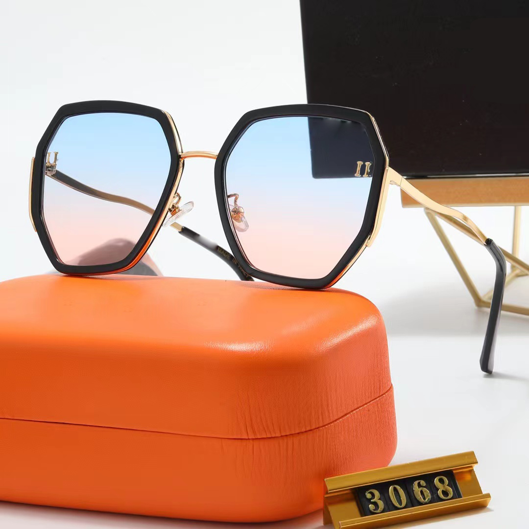 Gradient irregular Fashionable metal oval small frame sunglasses for men and women wild outdoor street photography sunglasses for drivers business sunglasses
Gradient irregular Fashionable metal oval small frame sunglasses for men and women wild outdoor street photography sunglasses for drivers business sunglasses