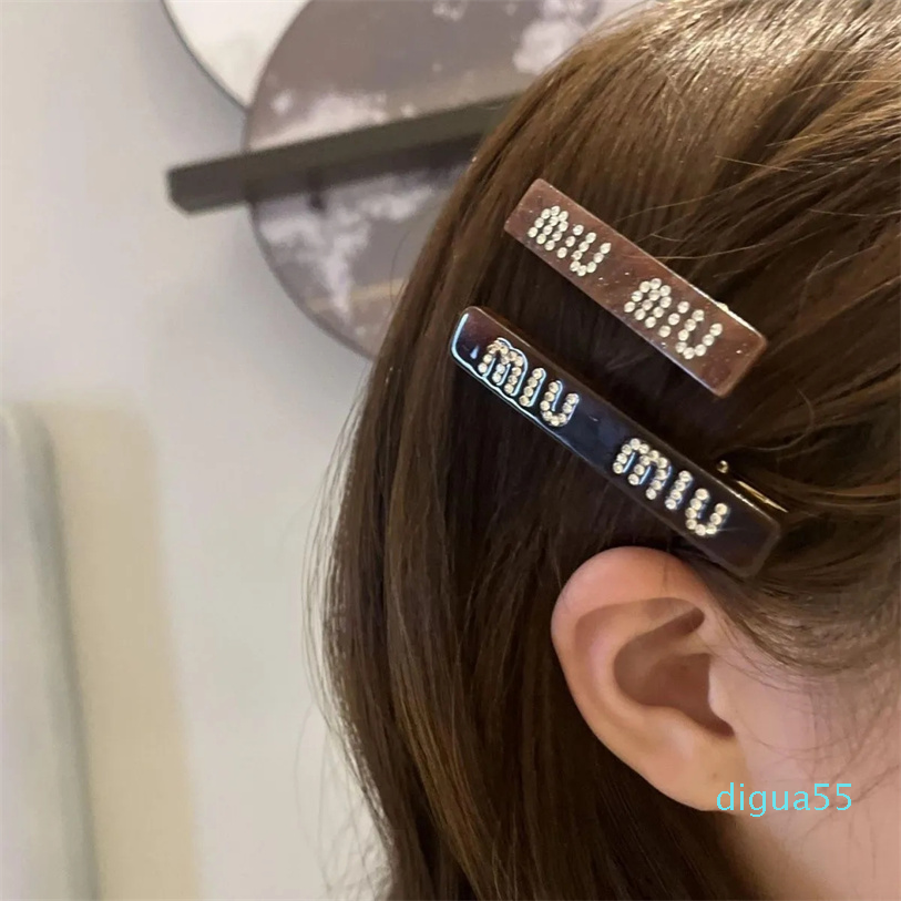 Simple and Versatile Acetate Acrylic Diamond Letter Duck Mouth Clip Fashion Edge Clip Bang Hairpin Hairpin Hairpin, No box
Simple and Versatile Acetate Acrylic Diamond Letter Duck Mouth Clip Fashion Edge Clip Bang Hairpin Hairpin Hairpin, No box