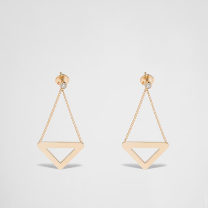 Hot women 's earring jewelry triangle Eternal Gold cut out drop earrings in yellow gold diamonds Italian white fashion ornaments special night luxury designer
Hot women 's earring jewelry triangle Eternal Gold cut out drop earrings in yellow gold diamonds Italian white fashion ornaments special night luxury designer