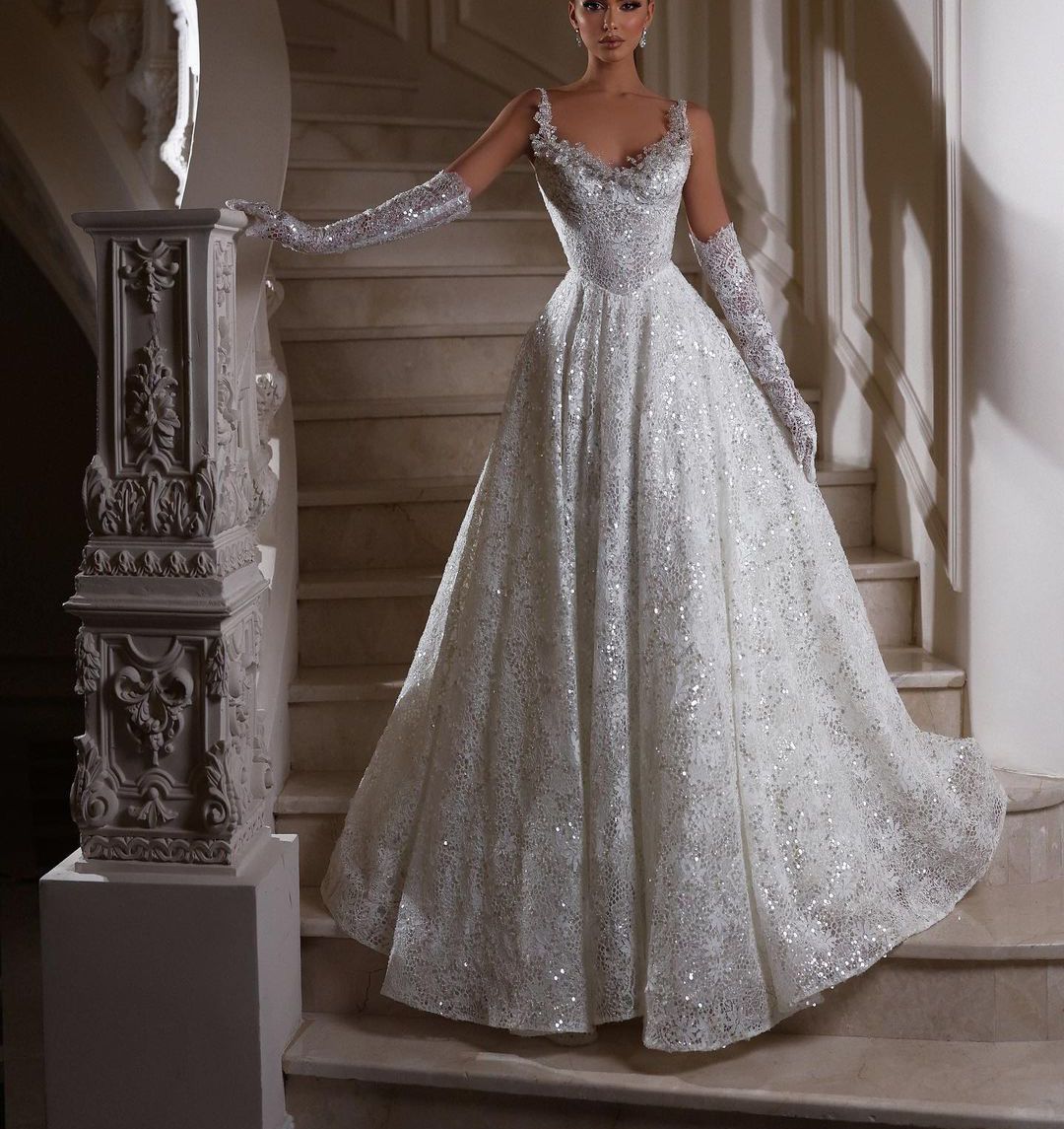 Stylish Ball Gown Wedding Dresses V Neck Straps Long Sleeves Sequins Appliques Beaded Floor Length Ruffles 3D Lace Shiny Bridal Gowns Plus Size Vestido de novia, Dark red
Stylish Ball Gown Wedding Dresses V Neck Straps Long Sleeves Sequins Appliques Beaded Floor Length Ruffles 3D Lace Shiny Bridal Gowns Plus Size Vestido de novia, Dark red