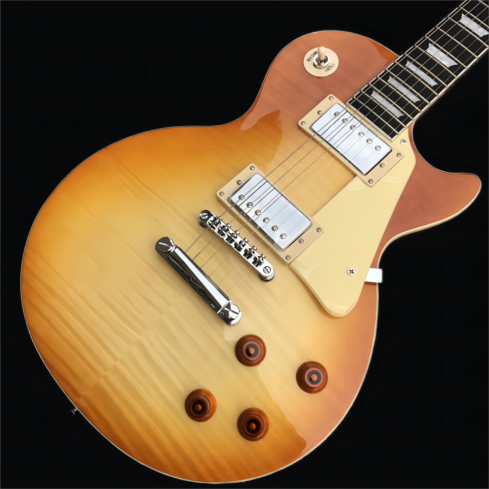 Solidbody Electric Guitar with mahogany body, aaa Flame Maple top, Mahogany neck, rose wood fingerboard, and 2 humbucking pickup1352
Solidbody Electric Guitar with mahogany body, aaa Flame Maple top, Mahogany neck, rose wood fingerboard, and 2 humbucking pickup1352