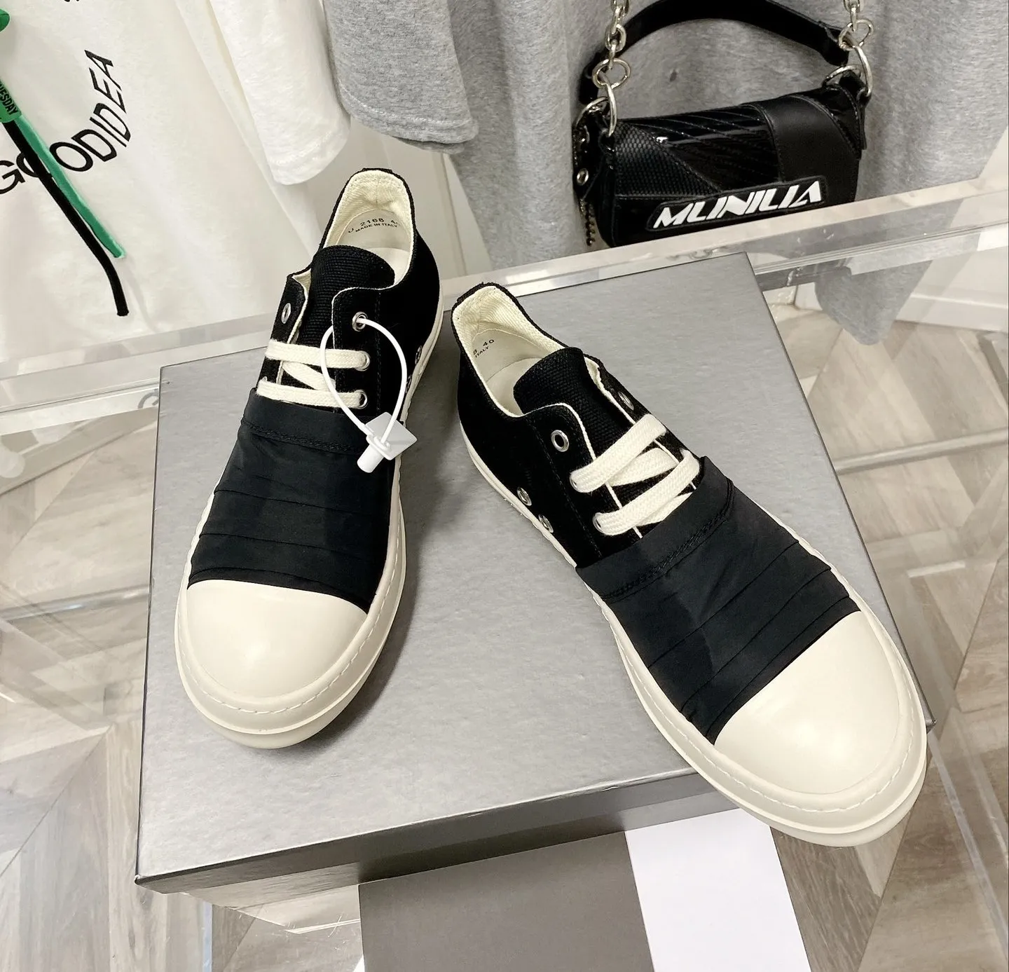 Men Low top Sneakers Rick Shoes Owen Women Casual Shoes Genuine Leather Shoes lace up Designer Women Sneaker
Men Low top Sneakers Rick Shoes Owen Women Casual Shoes Genuine Leather Shoes lace up Designer Women Sneaker